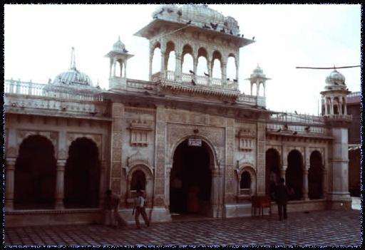 DeshnokKarniMataRatTempleesterno