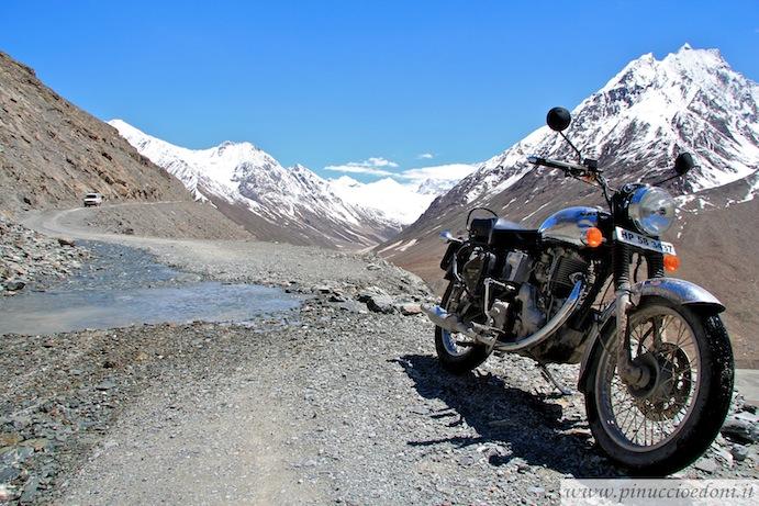 HimalayaconRoyalEnfield023dalKunzumPassaKeylongcopia