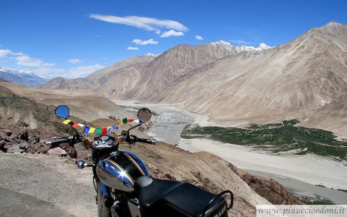 HimalayaconRoyalEnfield053ArrivoinNubraValleycopia